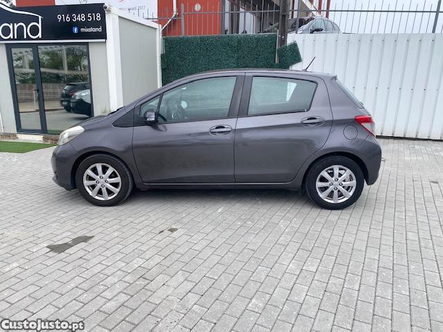 Toyota Yaris 1.0 VVTI 75 CV — fotografia 5