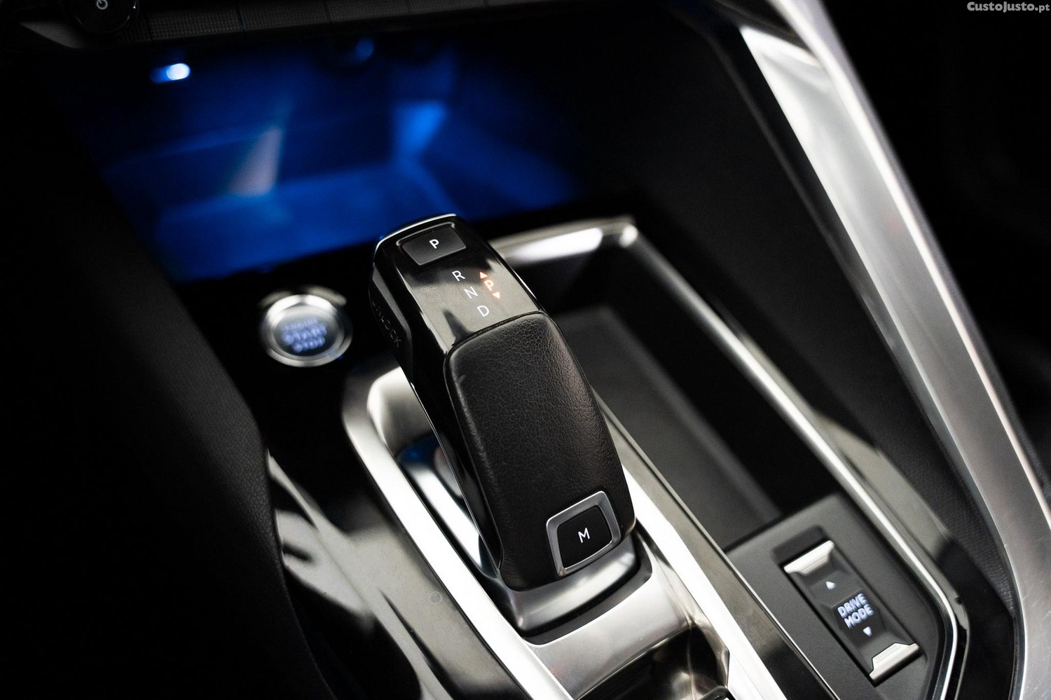 Peugeot 5008 1.2 PureTech Allure EAT8 — fotografia 7