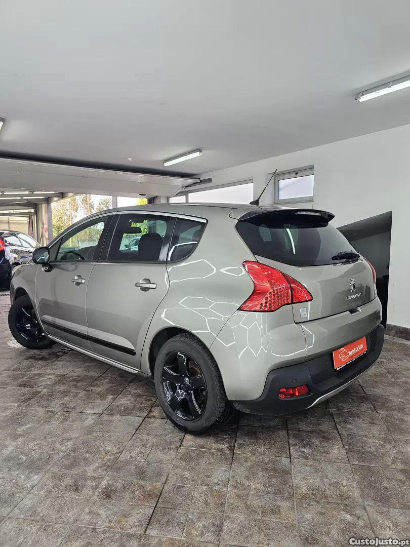 Peugeot 3008 2.0 hdi hybrid4 88g — fotografia 19