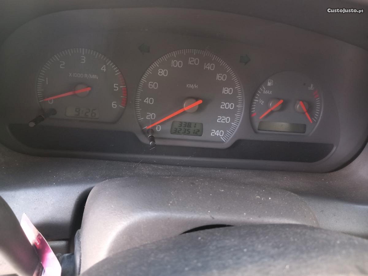 Volvo V40 1.9 dci — photo 3