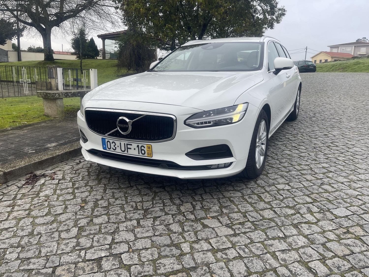 Volvo V90 D4  momentum plus - 18 foto 3