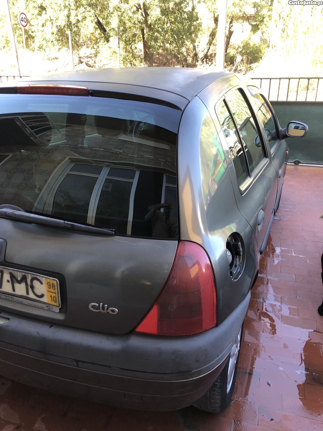Renault Clio 1.9 diesel rti — fotografia 4