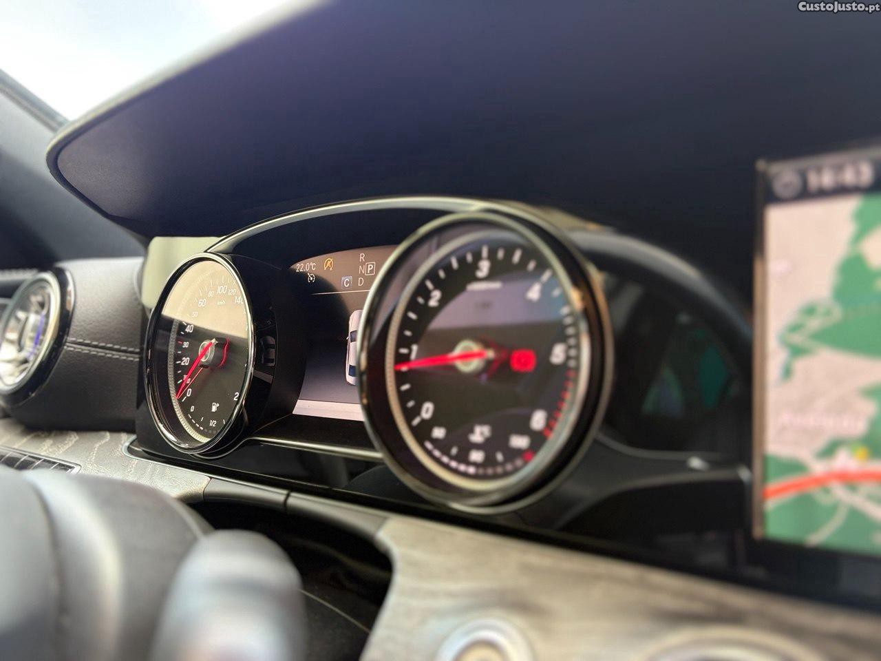 Mercedes-Benz CLS 300 D Pack Amg — fotografia 8