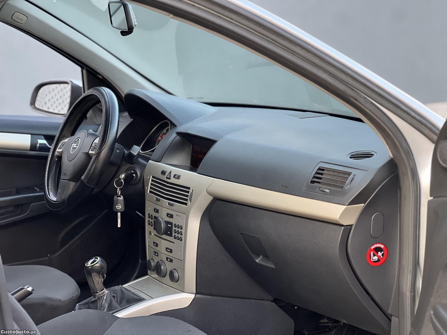 Opel Astra 1.3CDTI Eco Flex — fotografia 5