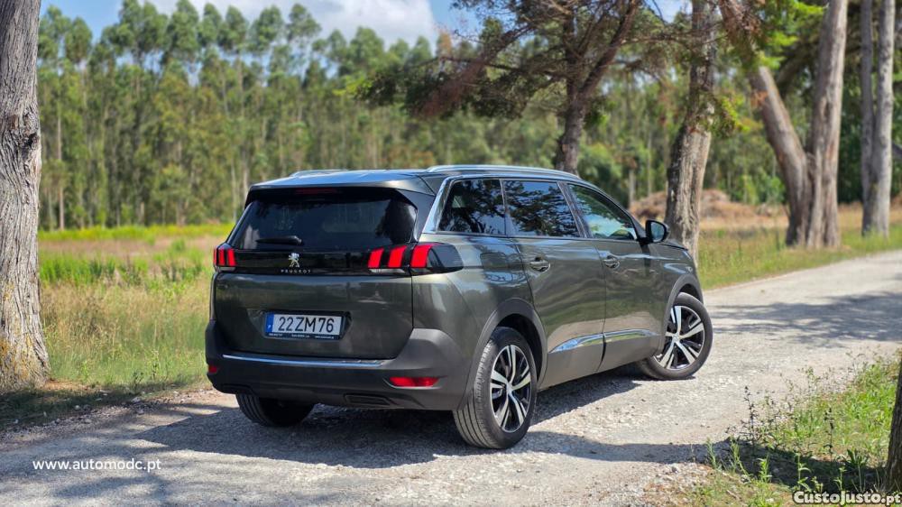 Peugeot 5008 1.5 BlueHDi Allure P — fotografia 19