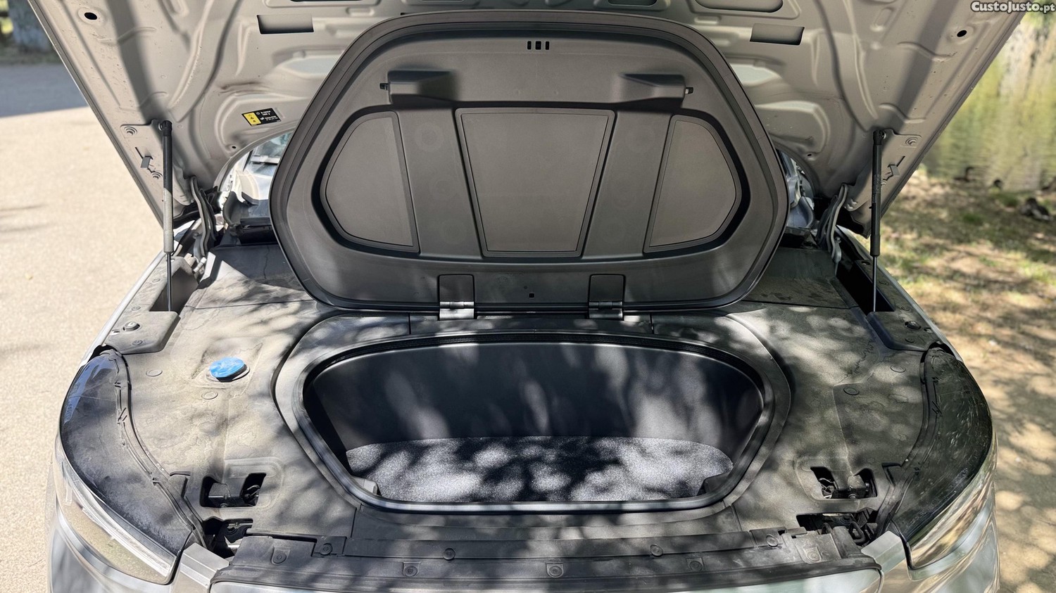 Volvo C40 Twin Pure 300 kW 1st Edition AWD — fotografia 9