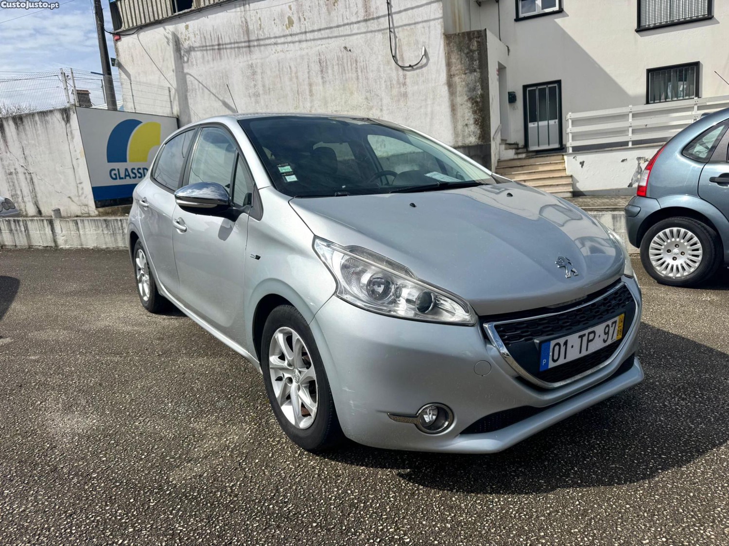 Peugeot 208 1.4 HDI STYLE — fotografia 7