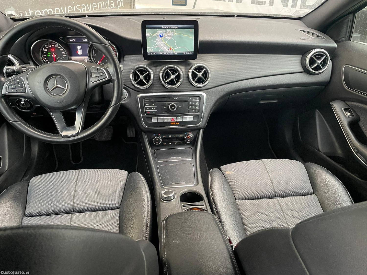 Mercedes-Benz GLA 180 CDi AMG Line Aut. — fotografia 15