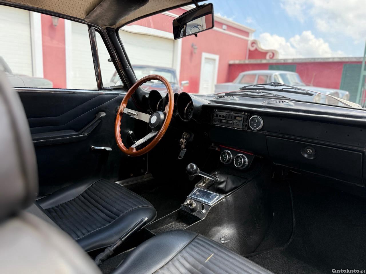 Alfa Romeo Giulia GT 1300 Junior Bertone 1971 — fotografia 14
