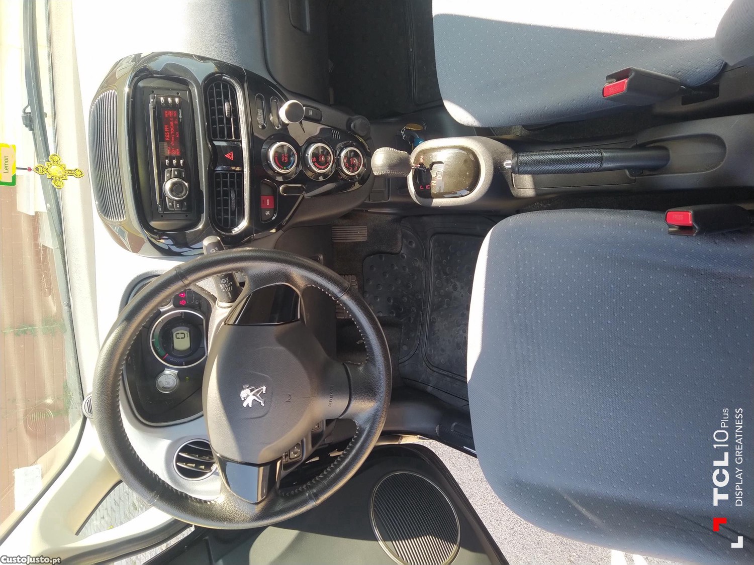 Peugeot iOn Full eléctrico — fotografia 3