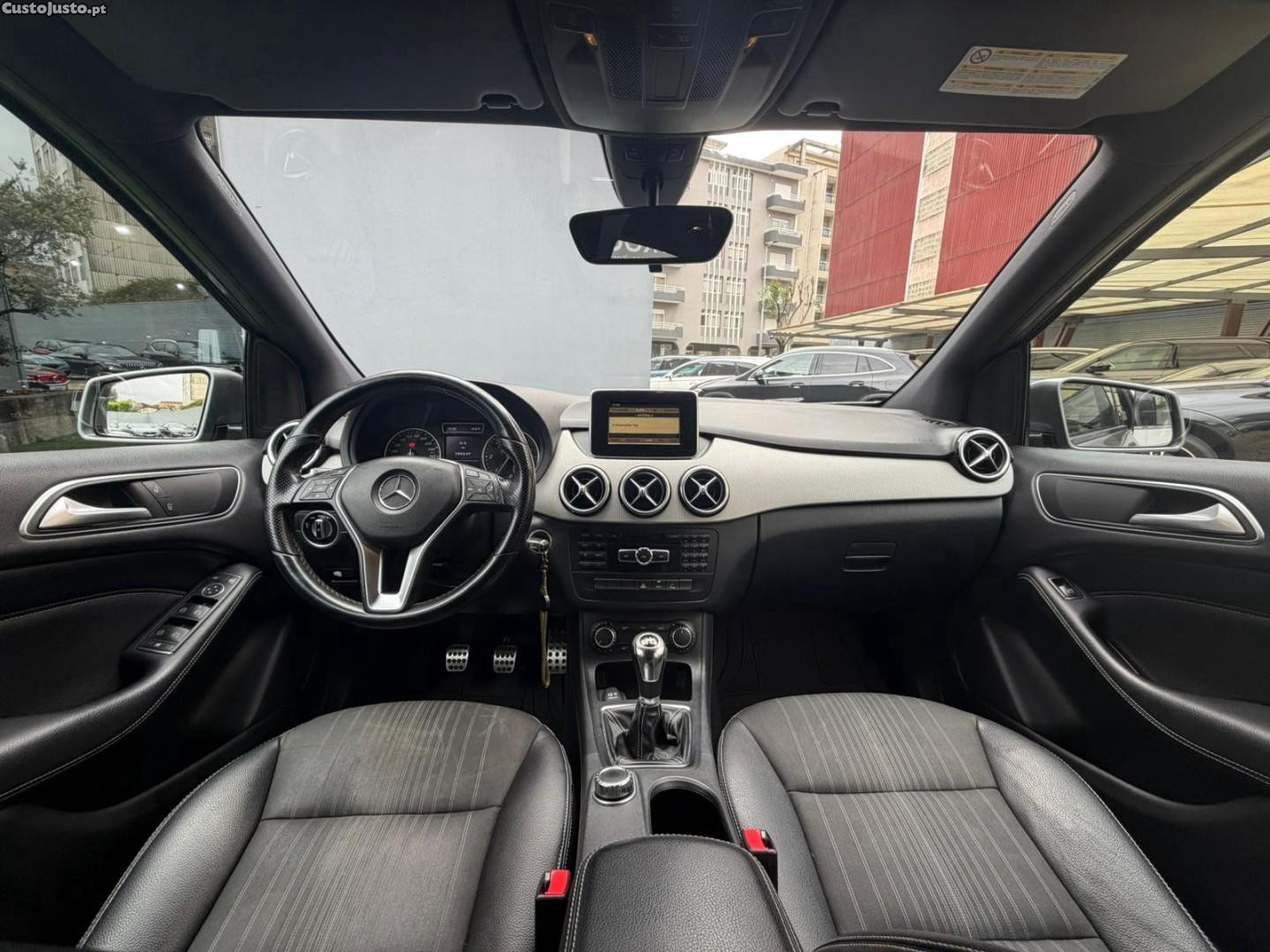 Mercedes-Benz B 180 CDi BlueEfficiency — fotografia 4