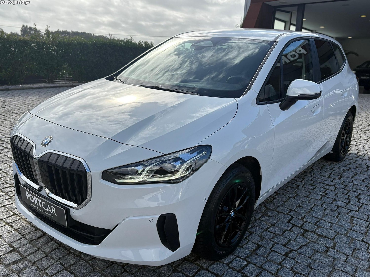 BMW 218 Active Tourer i Auto — fotografia 17