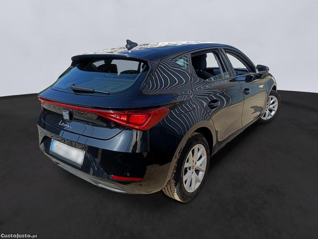 SEAT Leon 1.0 TSI Style 110cv — fotografia 21