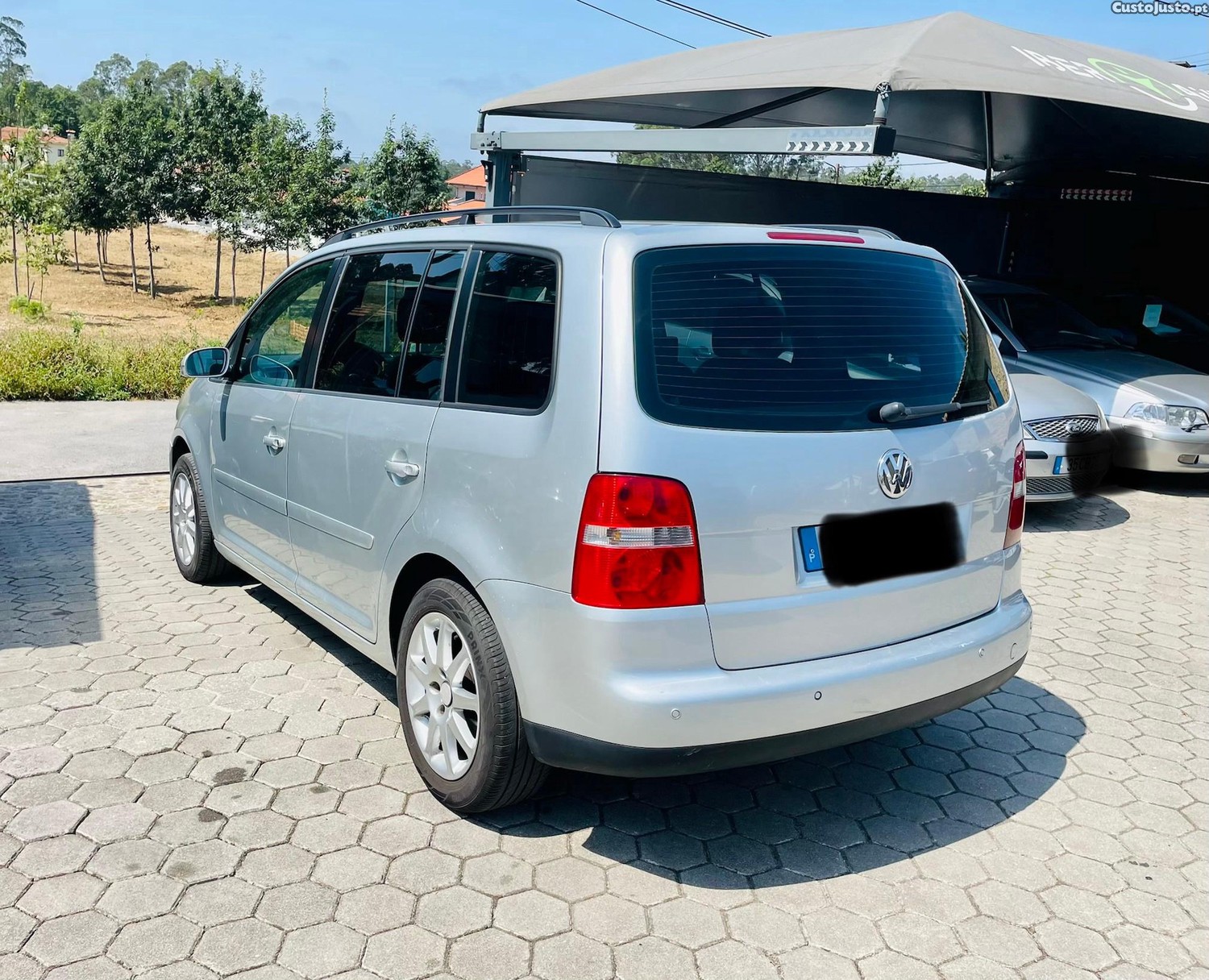 Volkswagen Touran 1.9 TDi Highline 5L — fotografia 9