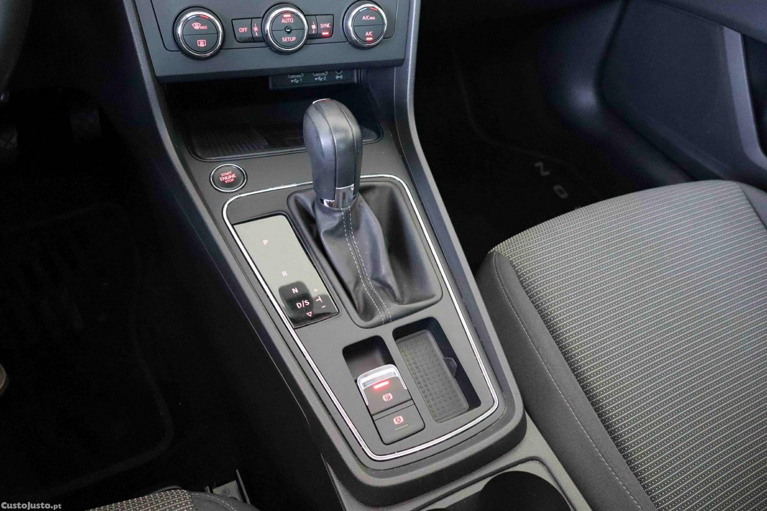 SEAT Leon 1.6 TDI Style DSG S/S — fotografia 2