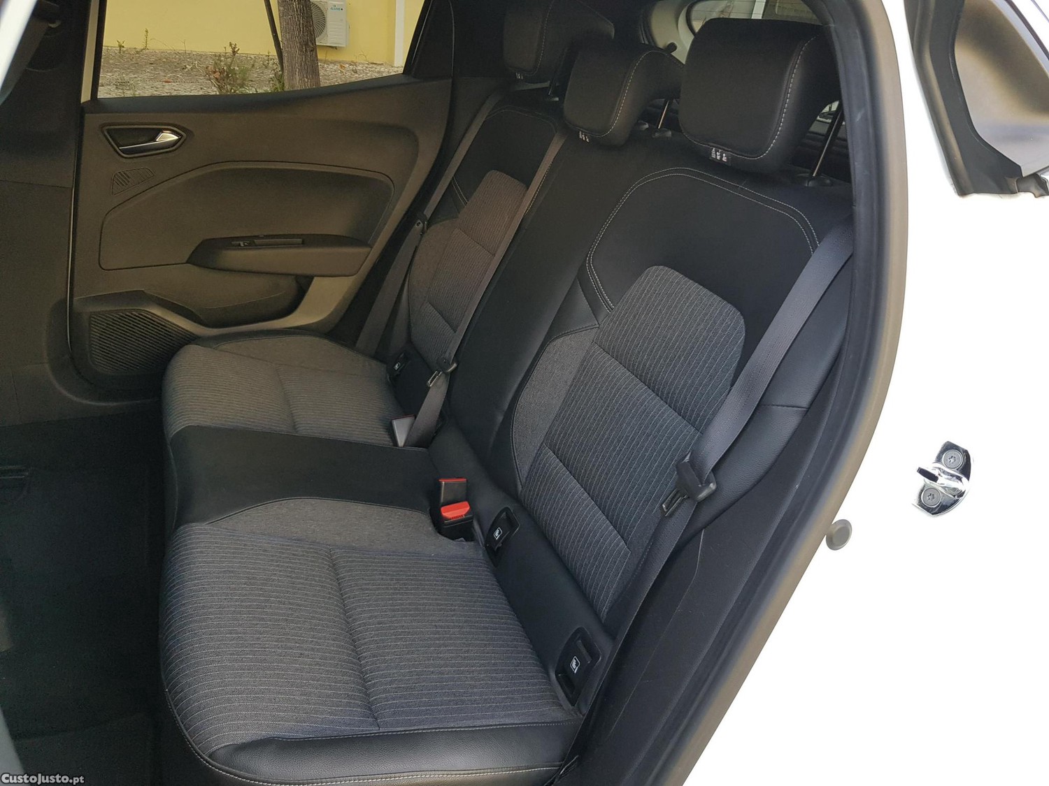 Renault Clio 1.5 Blue dCi 115cv Exclusive — fotografia 4