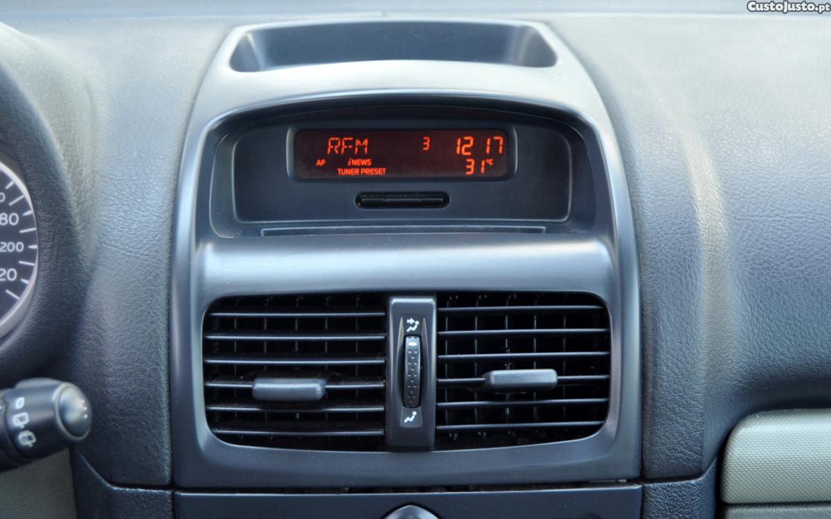 Renault Clio 1.2 16v Privilege — fotografia 7