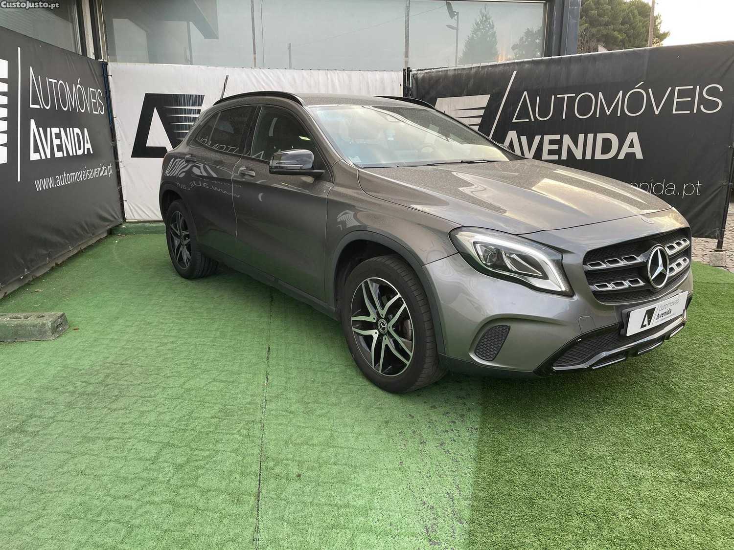 Mercedes-Benz GLA 180 CDi AMG Line Aut. — fotografia 20