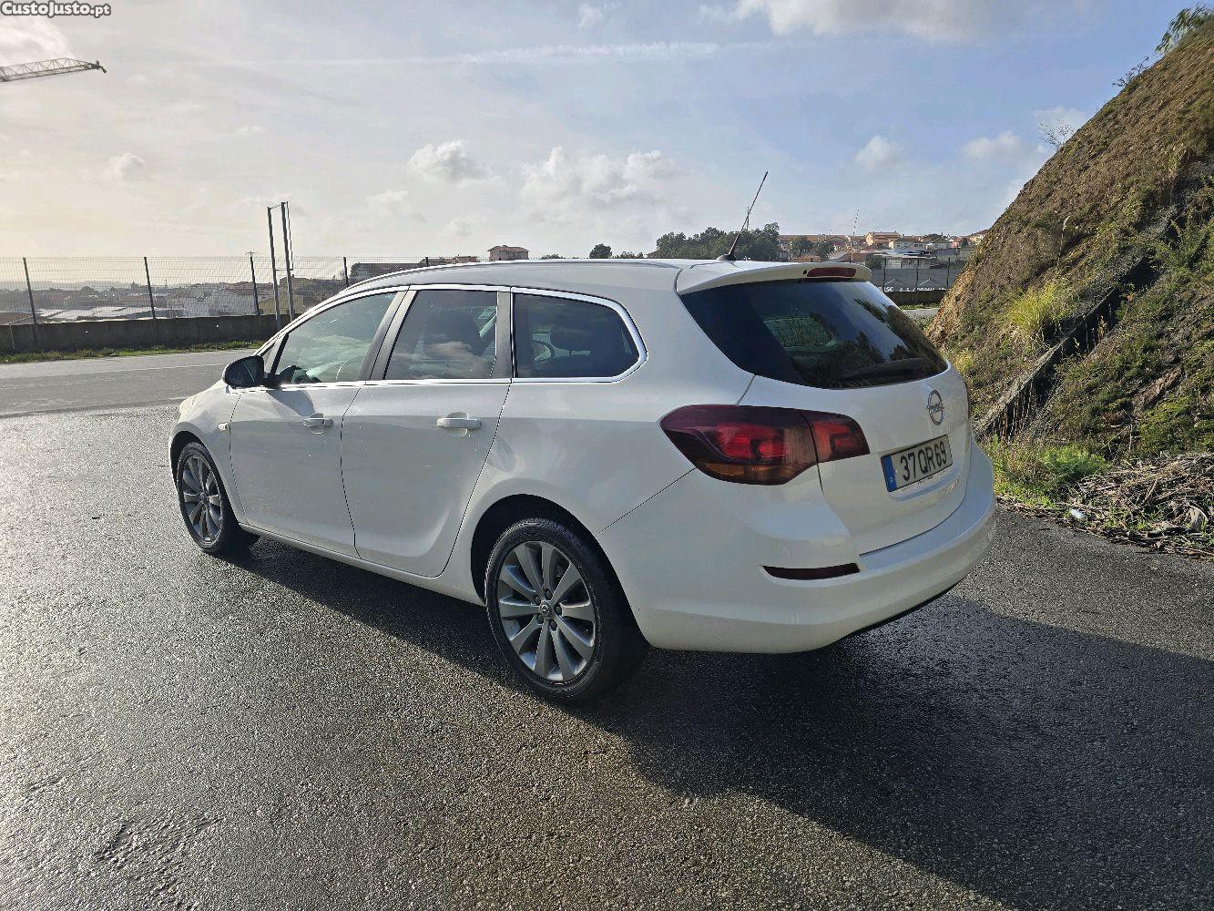 Opel Astra caravana 1.3 cdti — fotografia 11