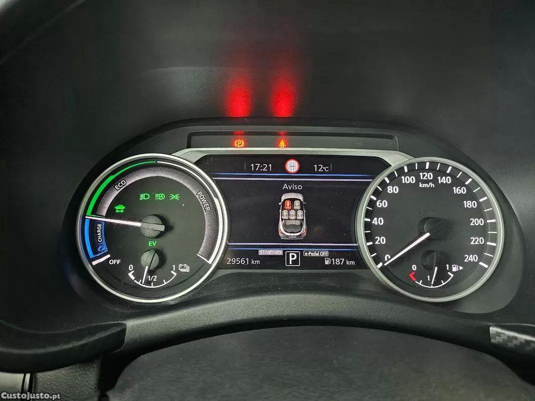 Nissan Juke 1.6 hybrid n-design black — fotografia 2