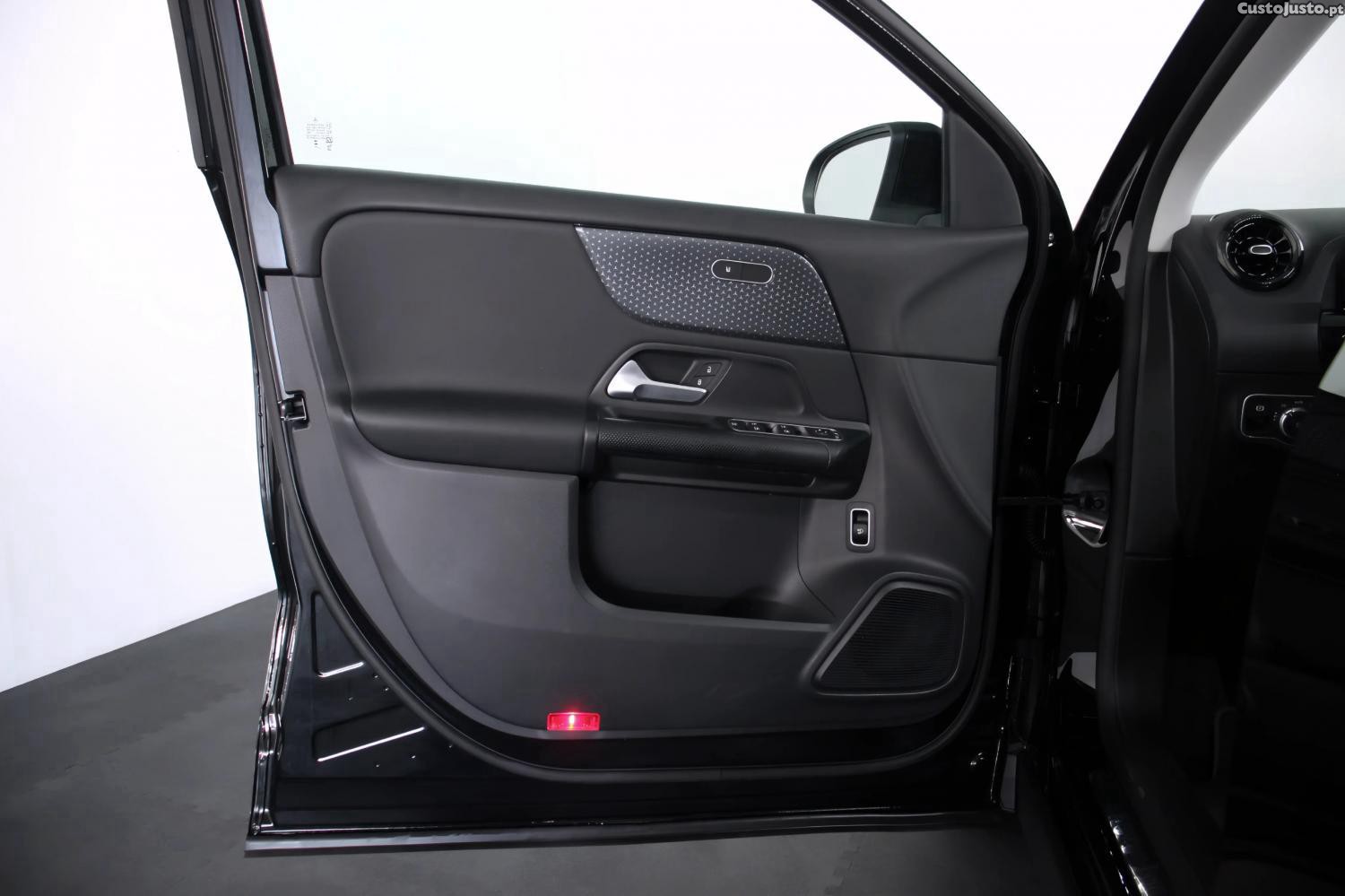 Mercedes-Benz GLA 200 Style — fotografia 15