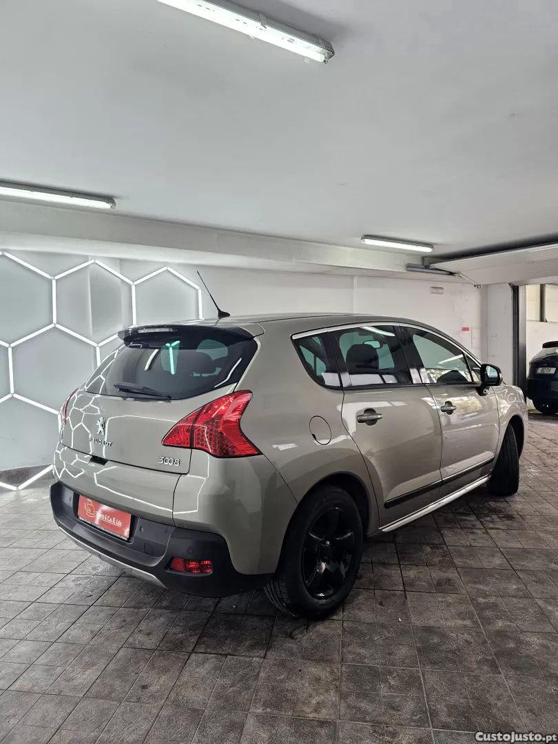 Peugeot 3008 2.0 hdi hybrid4 88g — fotografia 15