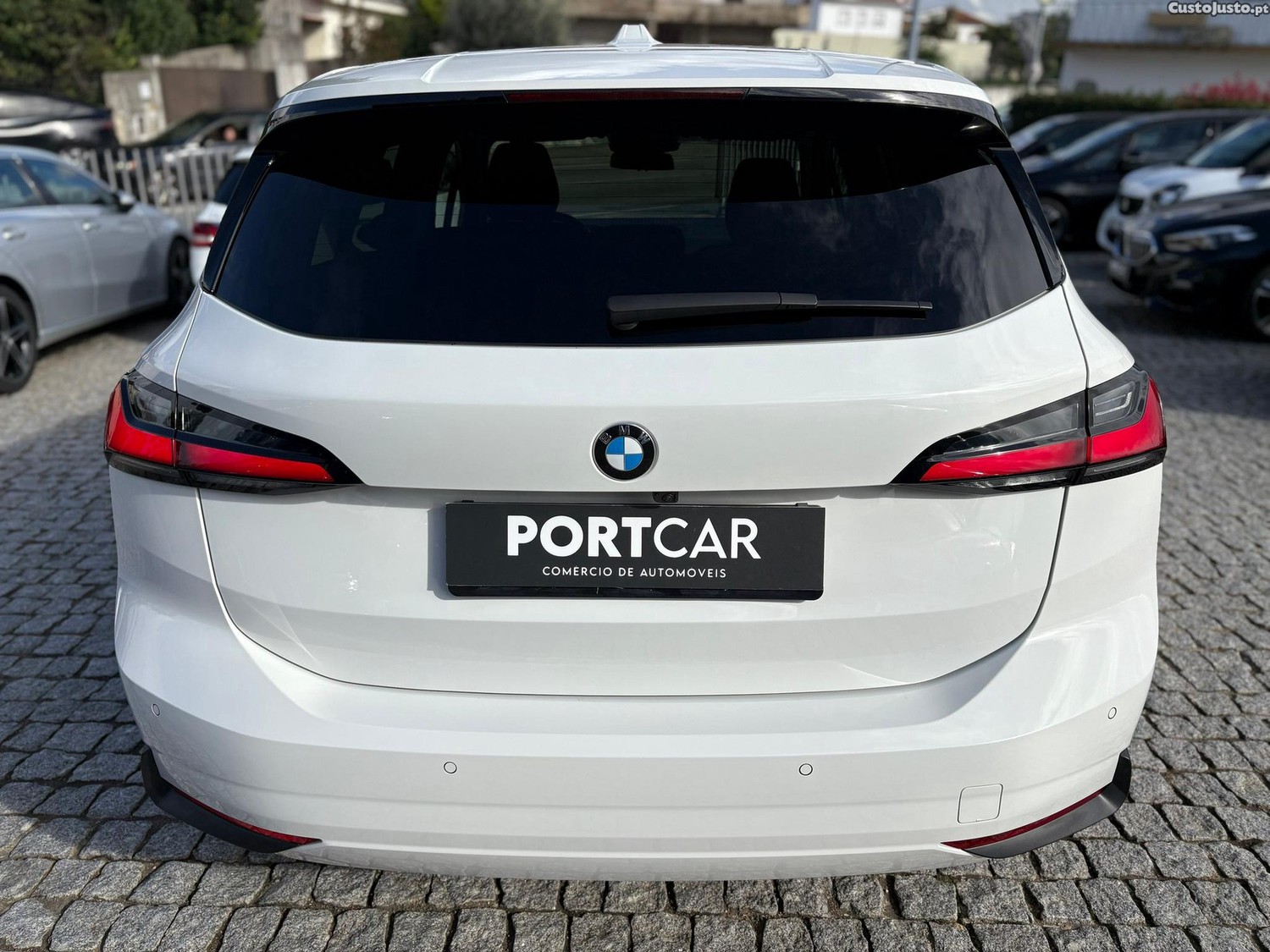 BMW 218 Active Tourer i Auto — fotografia 14