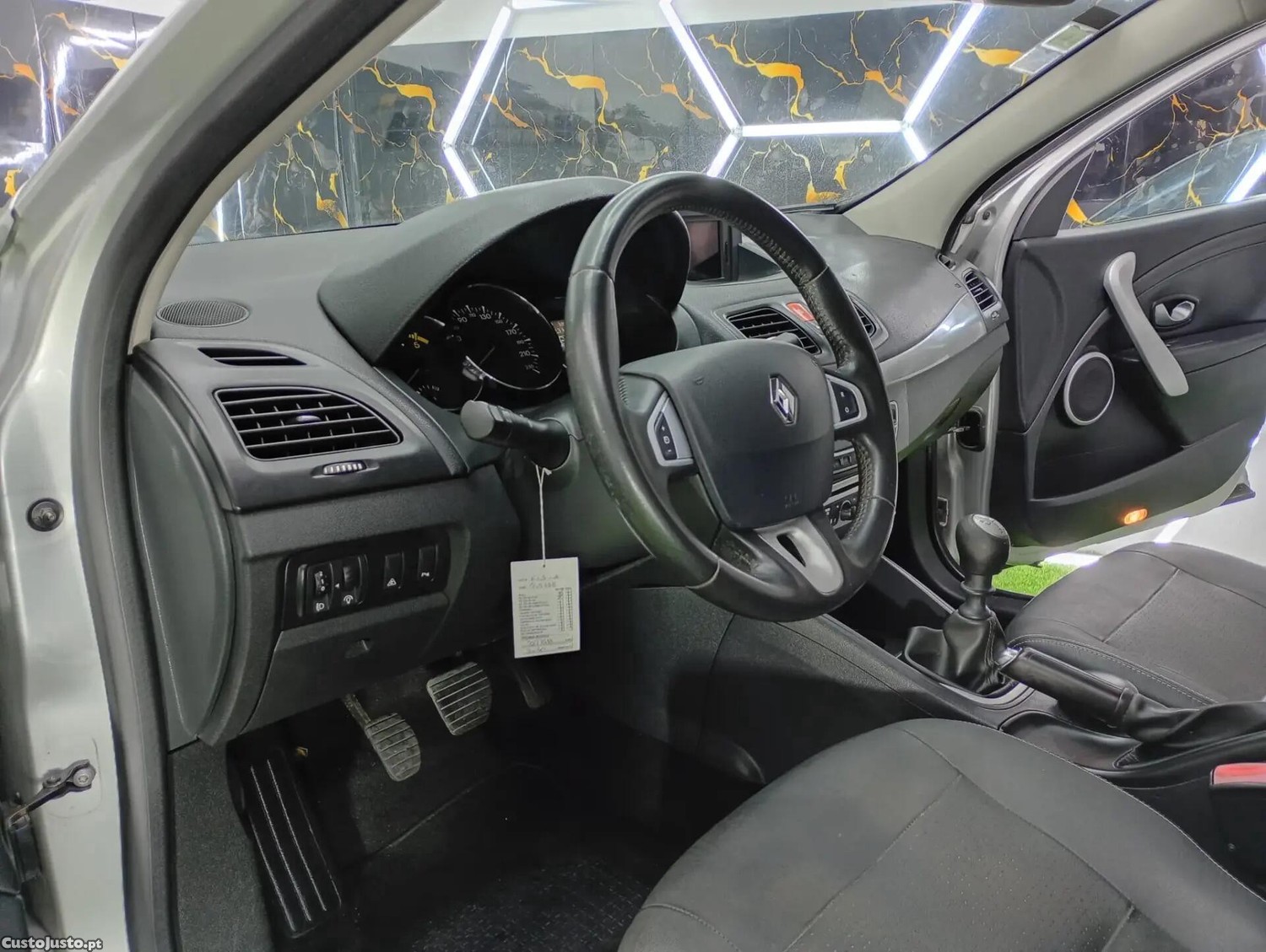 Renault Fluence 1.5 dCi Exclusive — fotografia 15