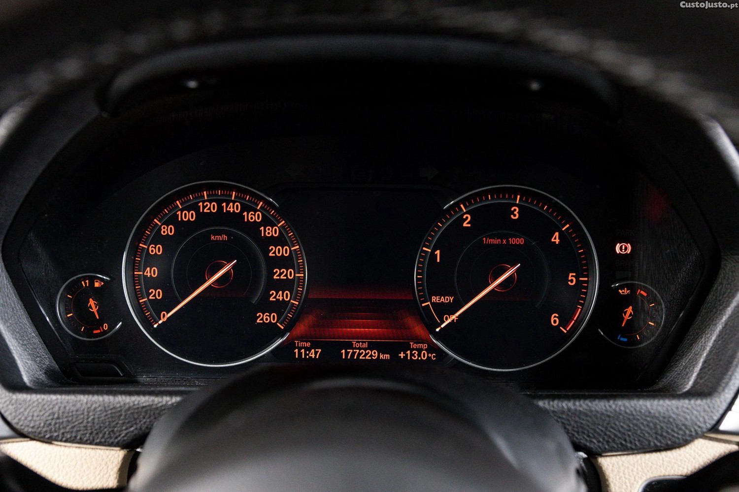 BMW 335 d Touring xDrive Pack M Shadow — fotografia 14