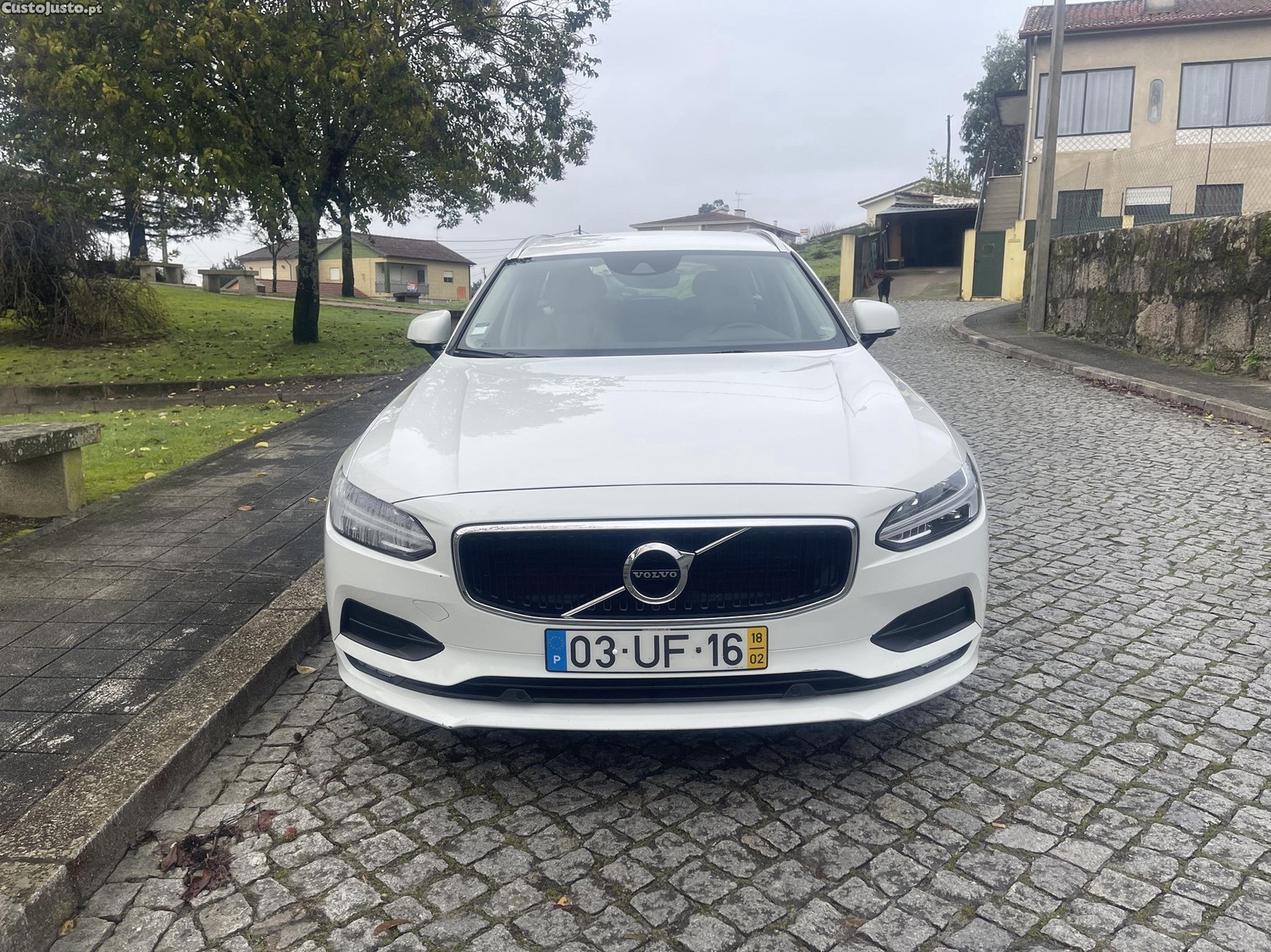 Volvo V90 D4  momentum plus - 18 foto 2