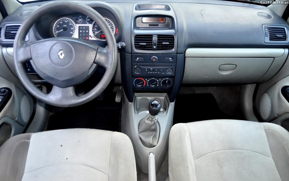 Renault Clio 1.2 16v Privilege — fotografia 8