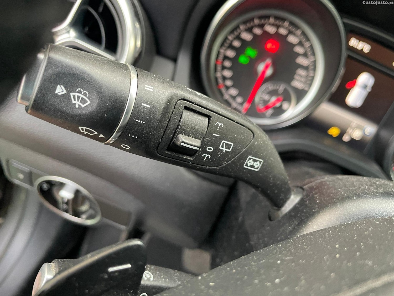 Mercedes-Benz GLA 180 CDi AMG Line Aut. — fotografia 8
