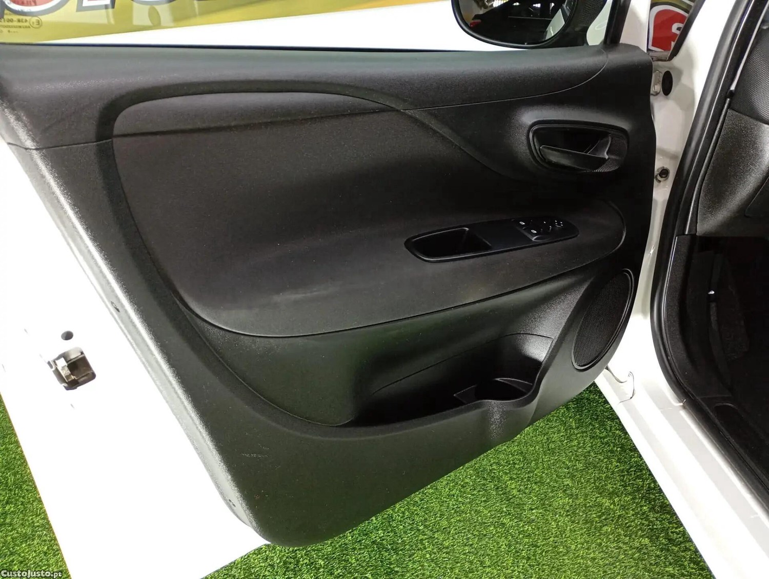 Fiat Punto 1.3 M-Jet Easy S&S — fotografia 14