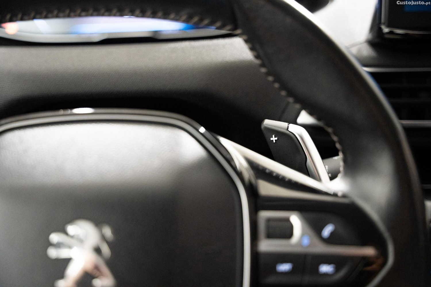 Peugeot 5008 1.2 PureTech Allure EAT8 — fotografia 14