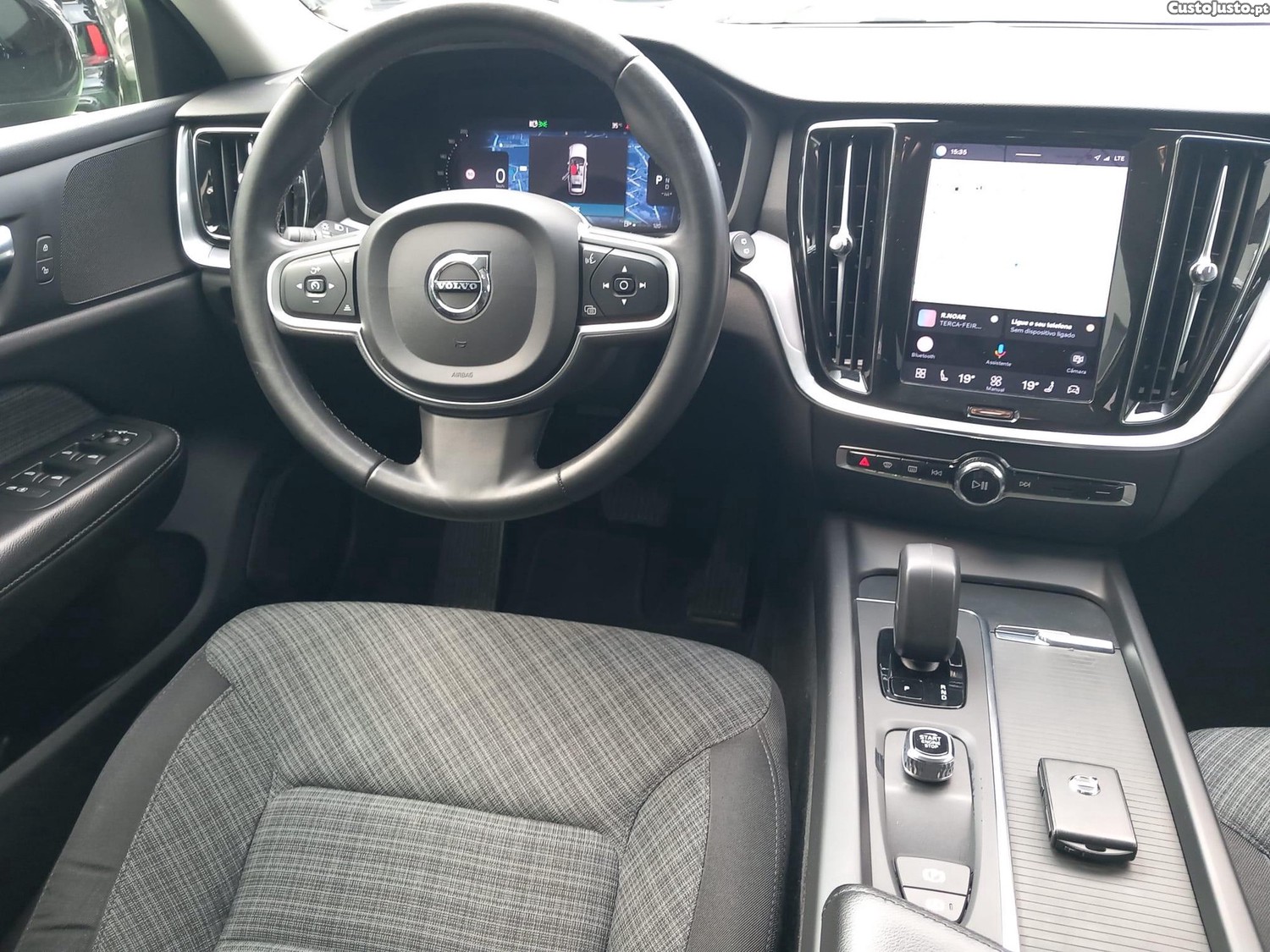 Volvo V60 2.0 D4 Momentum Geartronic — fotografia 11