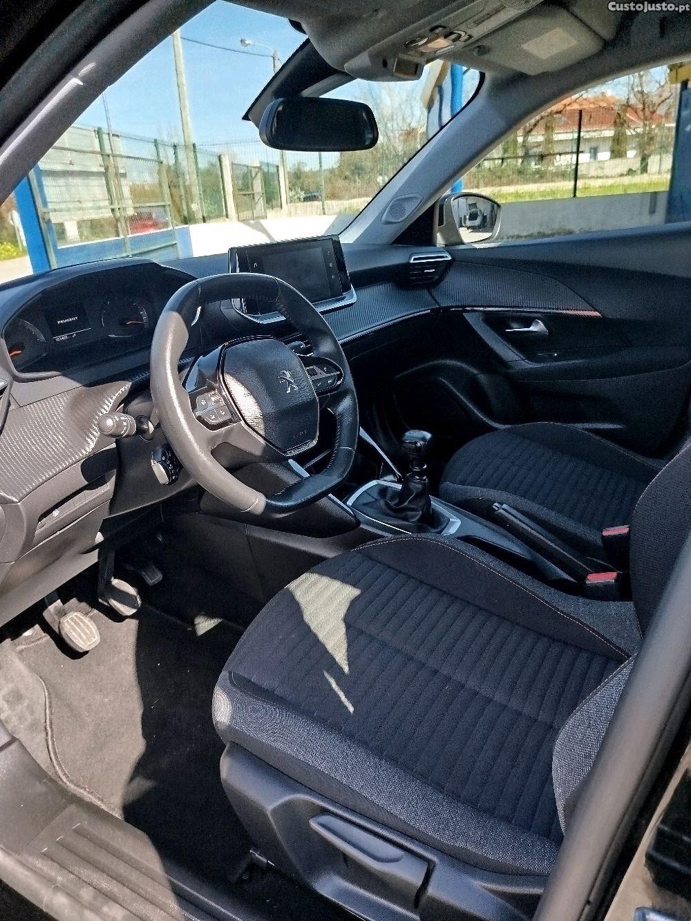 Peugeot 2008 1.2 i — fotografia 10