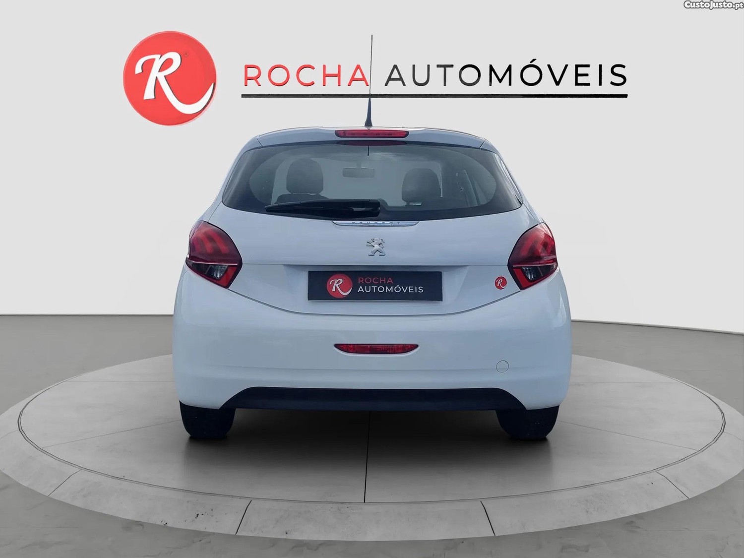 Peugeot 208 1.6 Blue-HDi Affaire Premium — fotografia 10