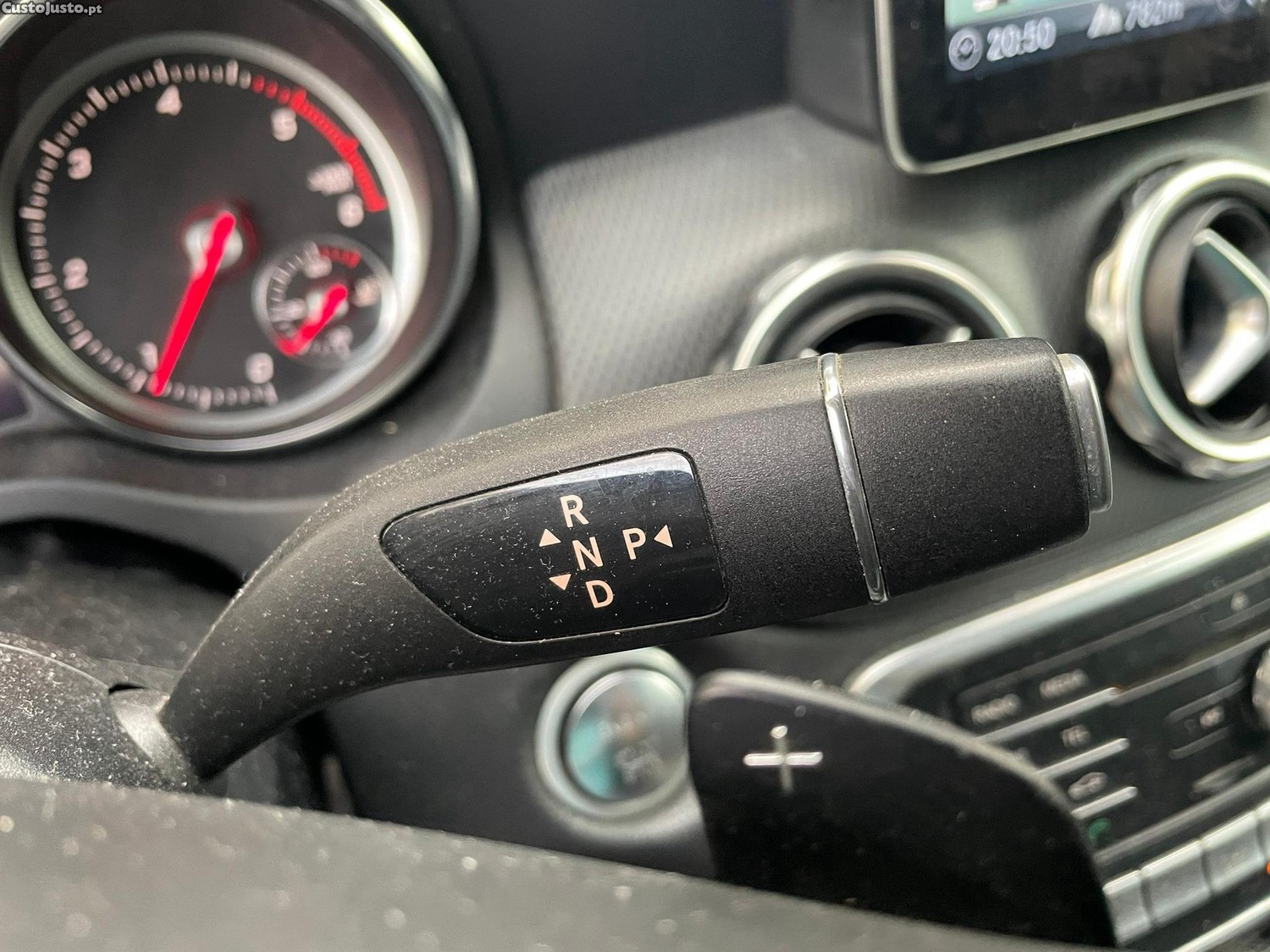 Mercedes-Benz GLA 180 CDi AMG Line Aut. — fotografia 9