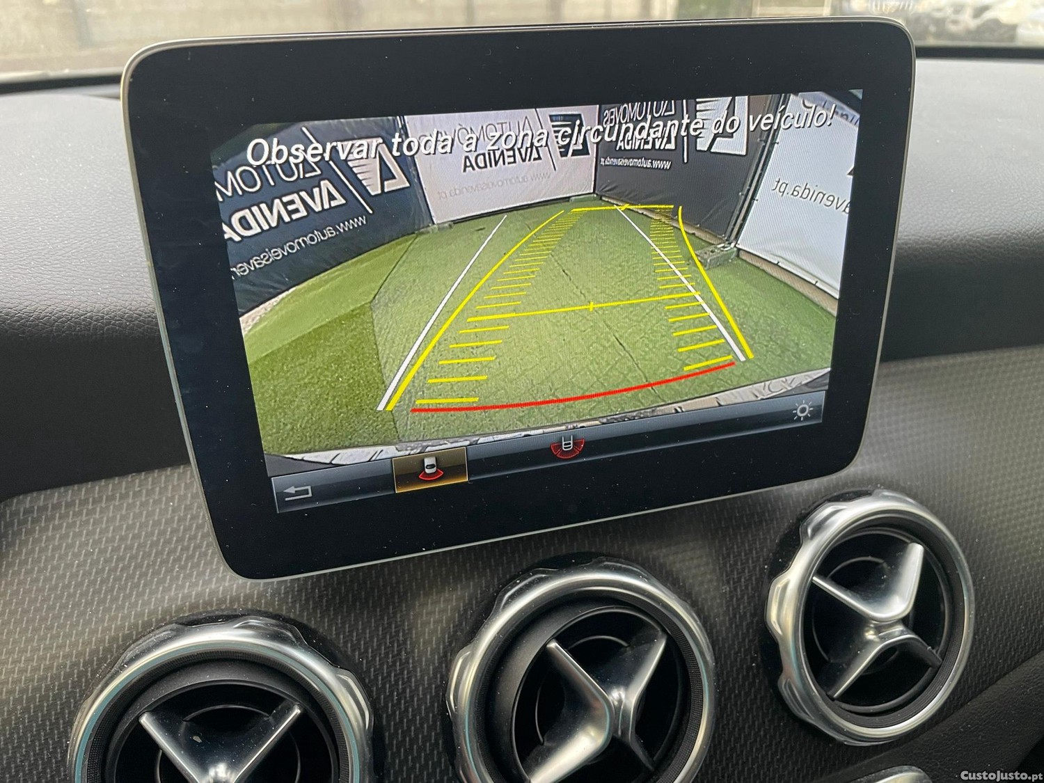 Mercedes-Benz GLA 180 CDi AMG Line Aut. — fotografia 12