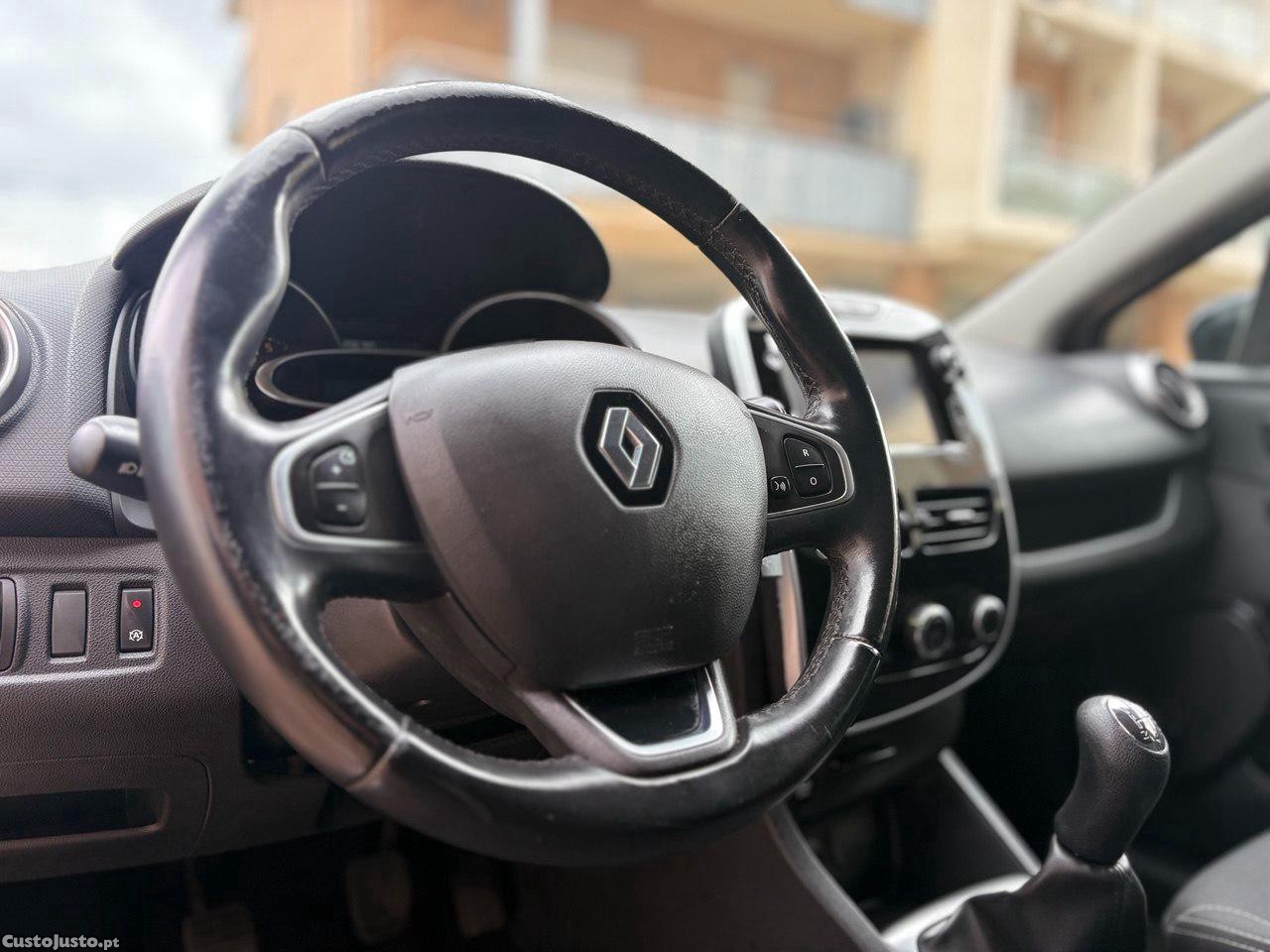 Renault Clio Limited 1.5Dci 90cv — fotografia 9