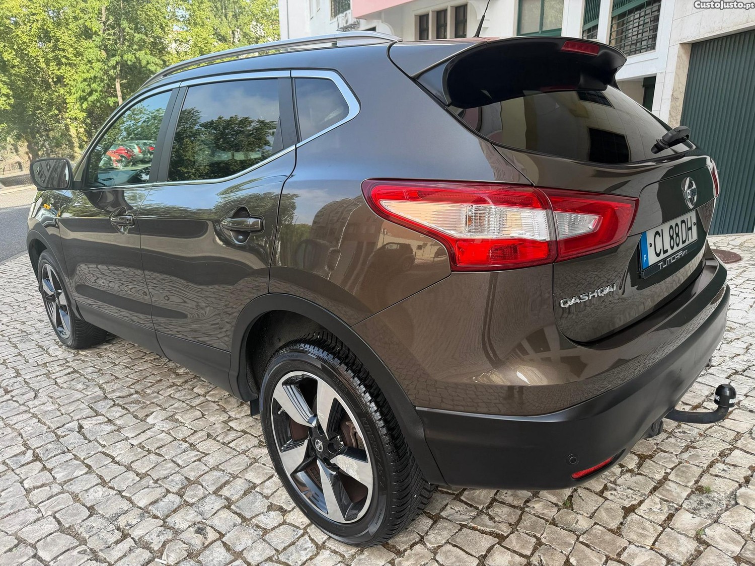 Nissan Qashqai 1.2 DIG-T N-Vision Xtronic — fotografia 4