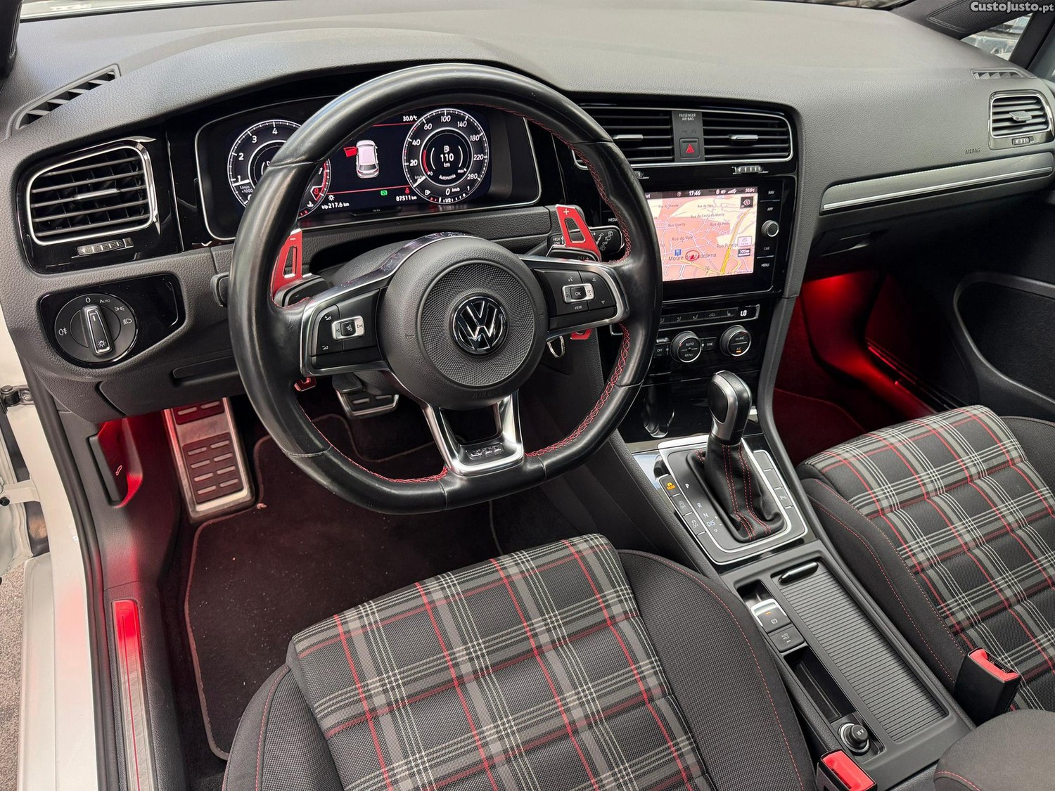 Volkswagen Golf 2.0 TSI GTI DSG Performance — fotografia 13