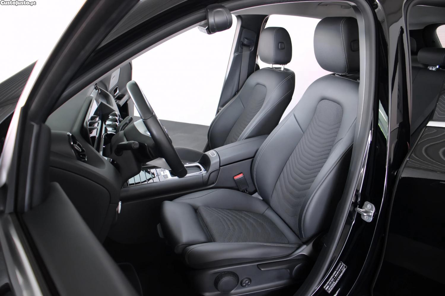 Mercedes-Benz GLA 200 Style — fotografia 13