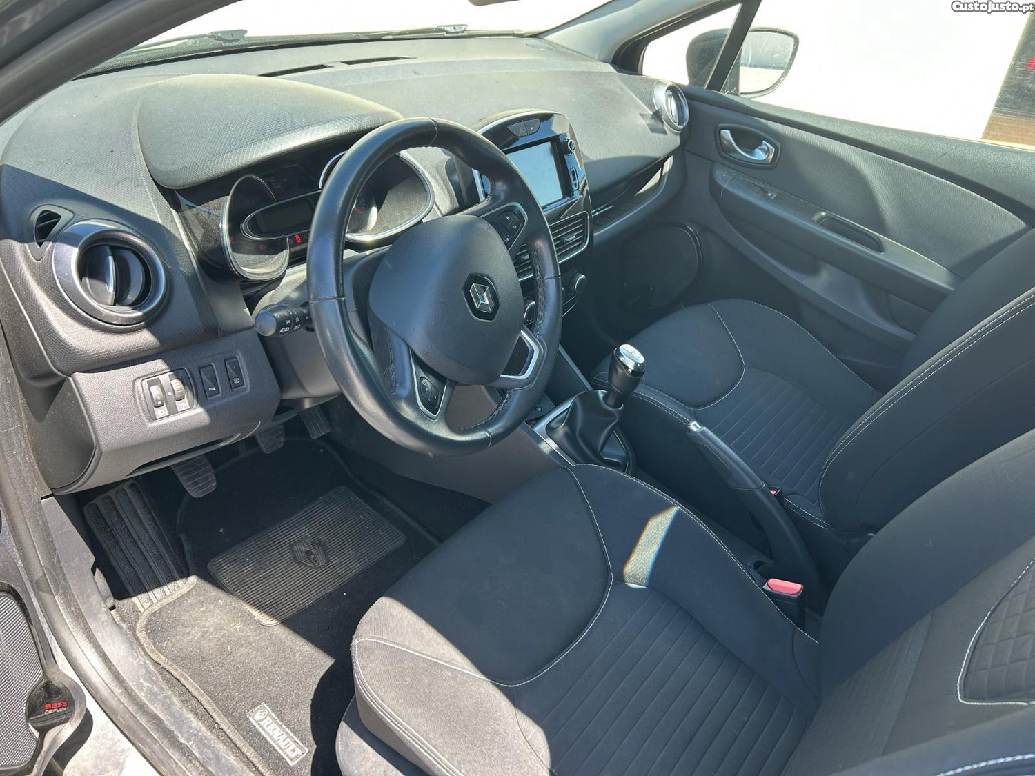 Renault Clio 0.9 Tce limited edition — fotografia 6