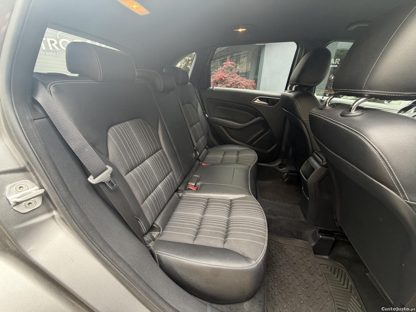 Mercedes-Benz B 180 CDi BlueEfficiency — fotografia 7