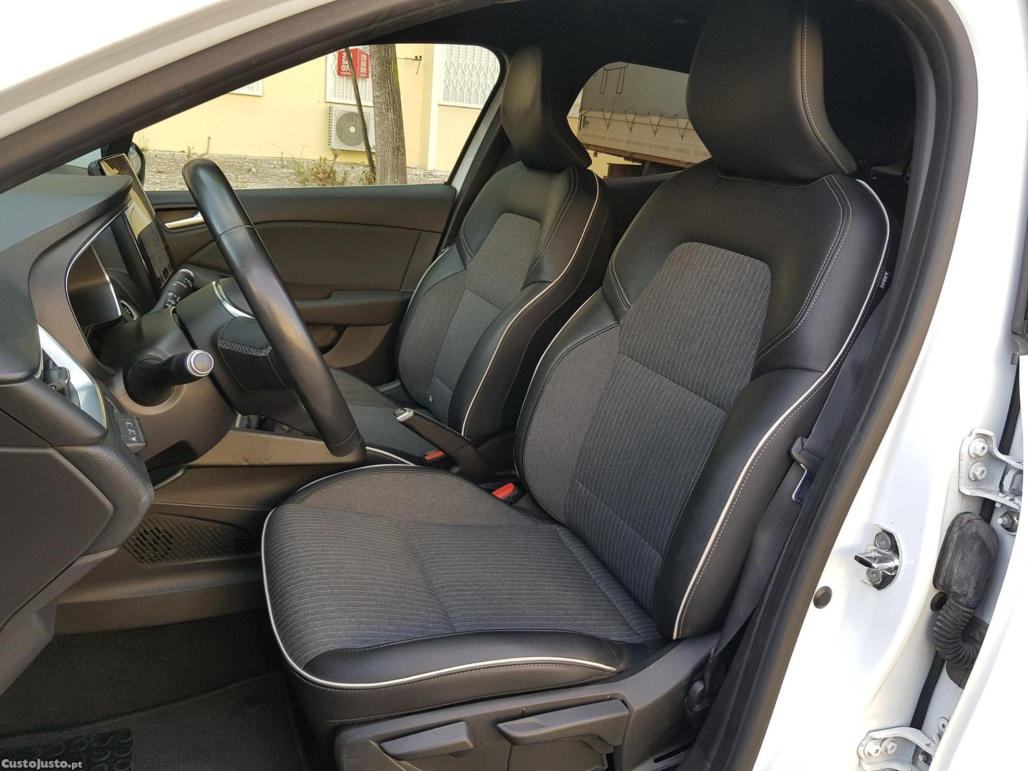 Renault Clio 1.5 Blue dCi 115cv Exclusive — fotografia 5