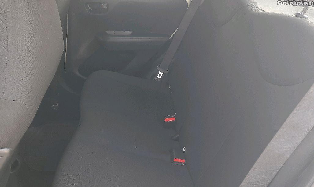 Peugeot 108 1.0 like — fotografia 3