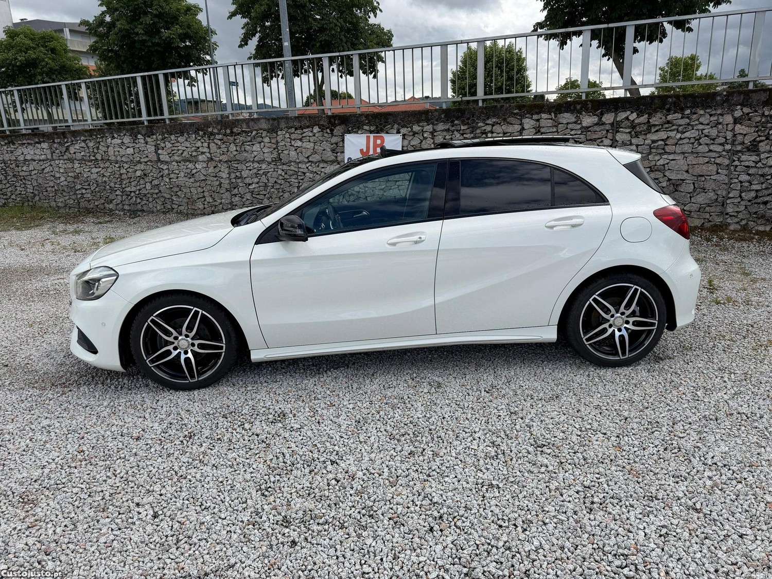 Mercedes-Benz A 180 d AMG Line — fotografia 13