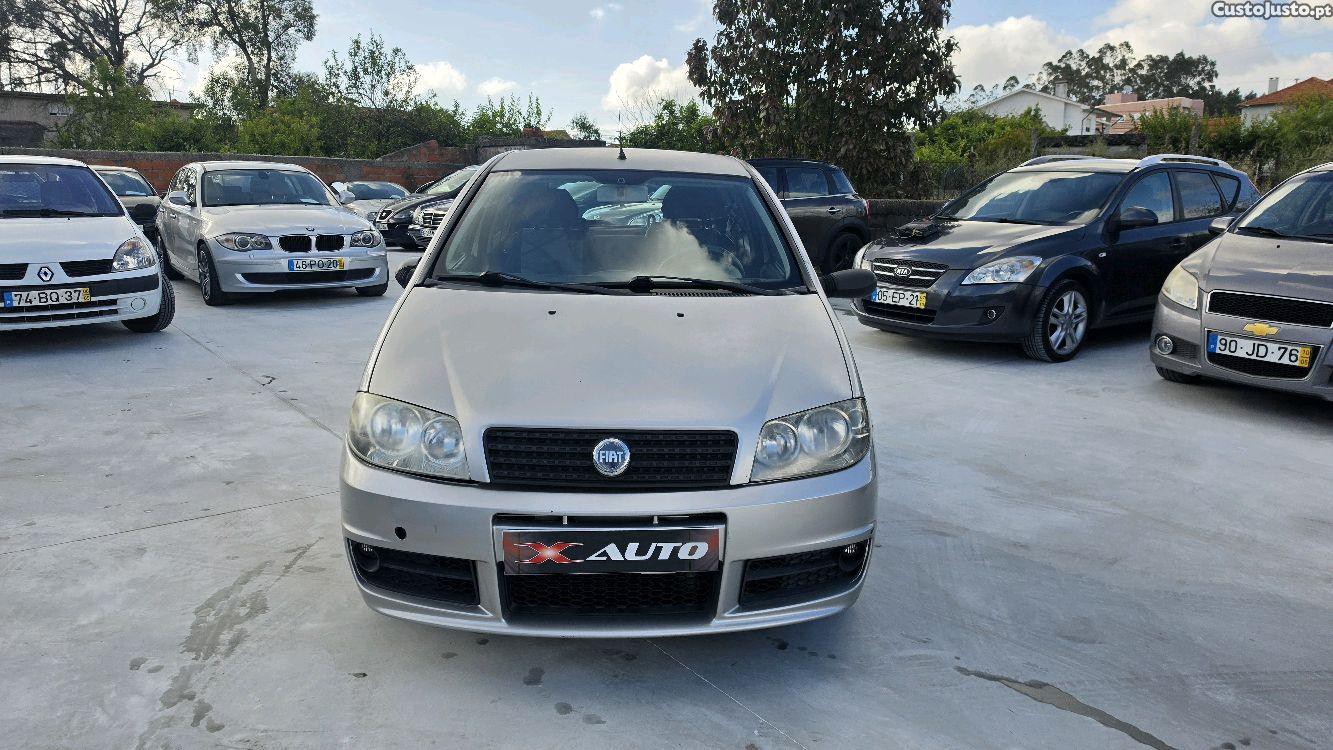 Fiat Punto 1.3 MultiJet — fotografia 11
