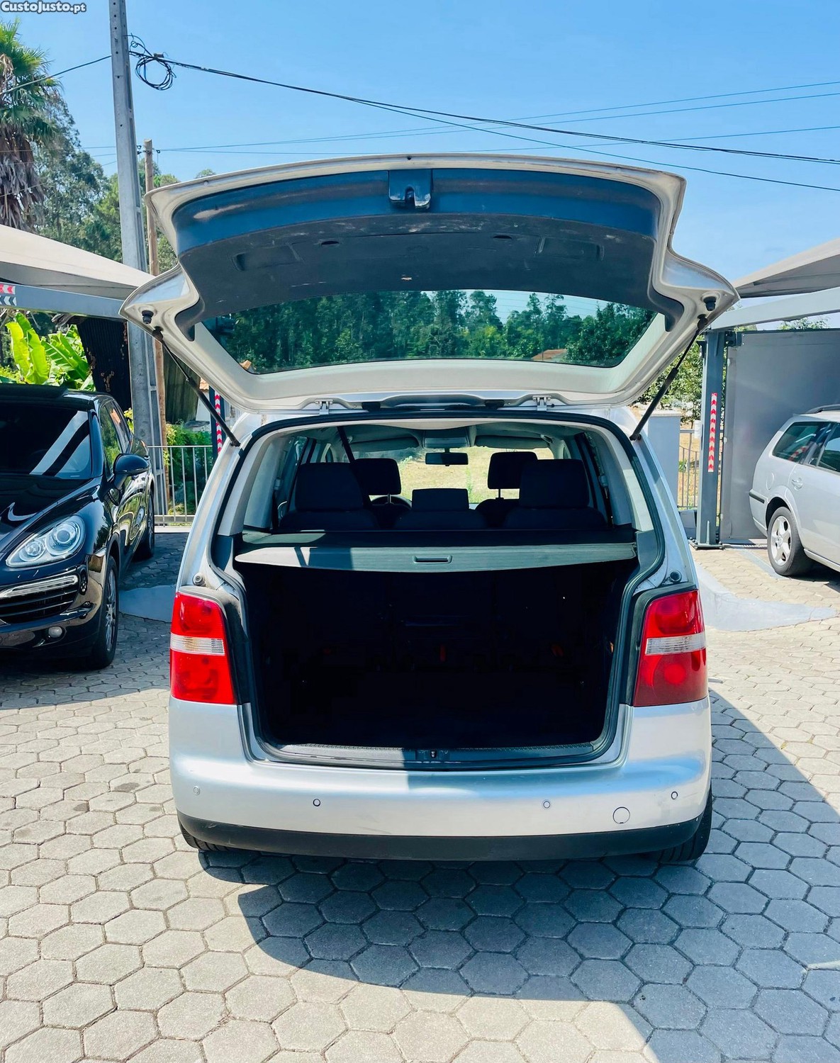 Volkswagen Touran 1.9 TDi Highline 5L — fotografia 8